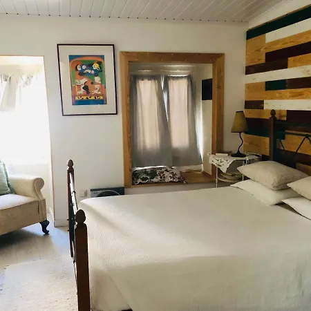 Pe Do Castelo - 2 Rooms, & Garage Holiday home