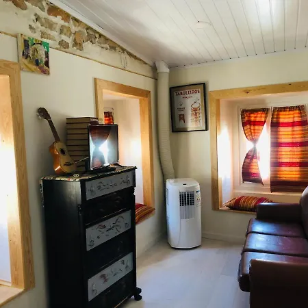 Pe Do Castelo - 2 Rooms, & Garage Holiday home *